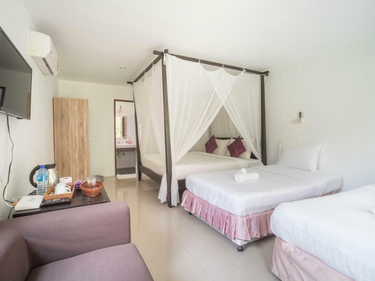 Baan Mai Beachfront Lone Island Phuket Exterior foto
