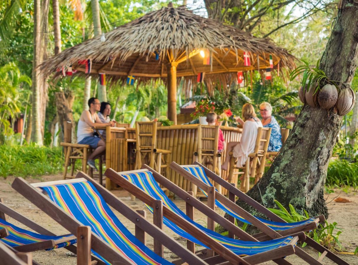 Baan Mai Beachfront Lone Island Phuket Exterior foto